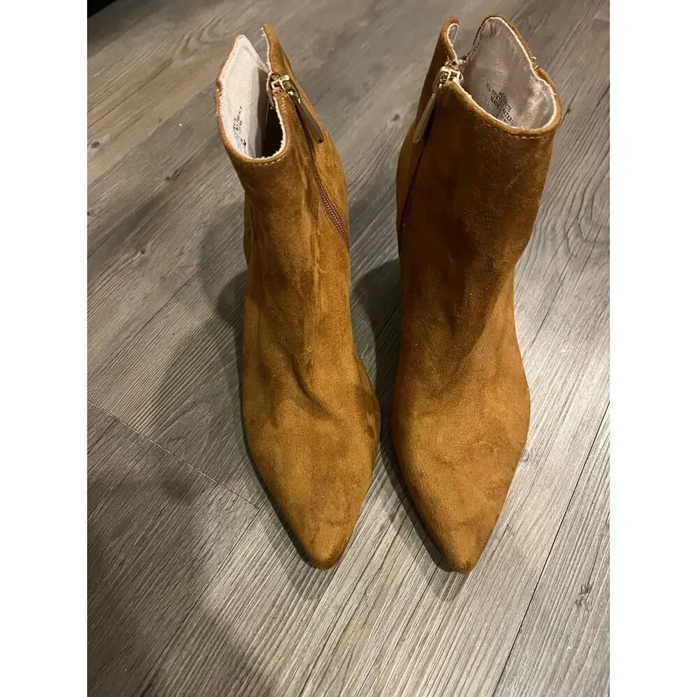Charles David Suede Shoes - Picture 1 of 7